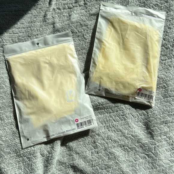 Buffbunny Yellow Activewear Set - Picture 2 of 4